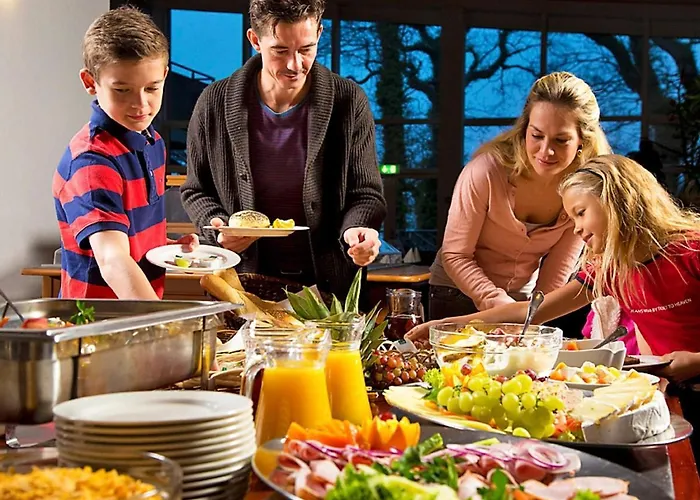 6 Person On A In Nyaraló *